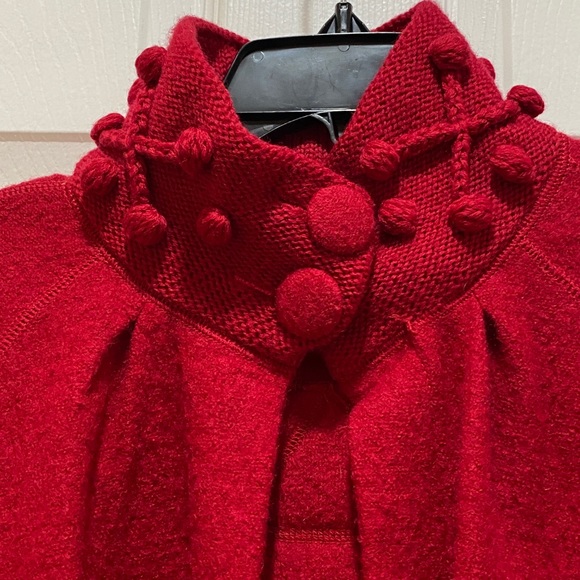 For Cynthia red wool cape. - Picture 4 of 8